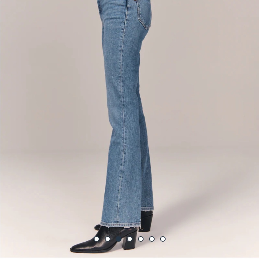 Abercrombie Ultra High Rise Vintage Flare jeans - size 29/8